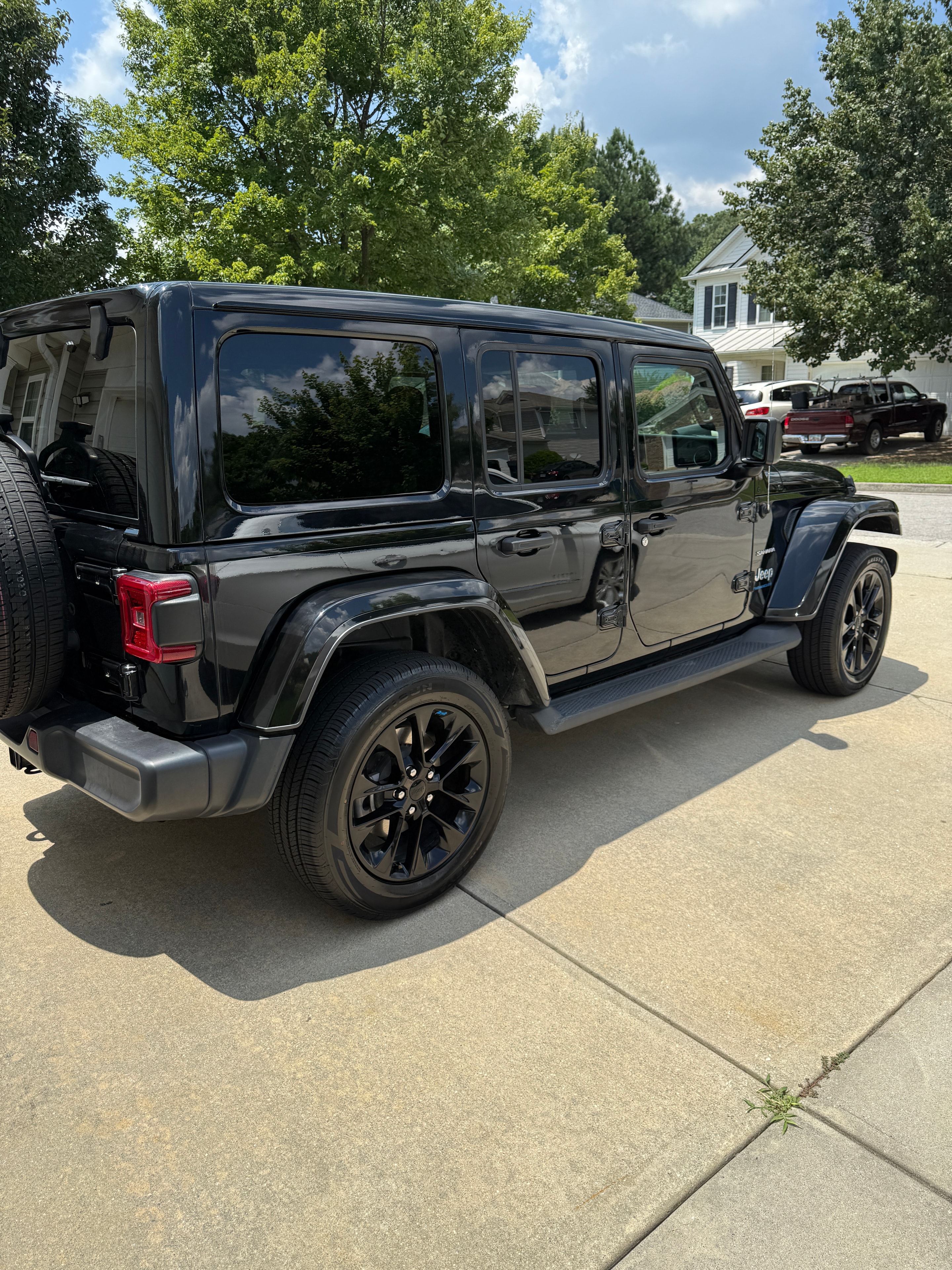 Black Jeep Wrangler Sahara rental detail